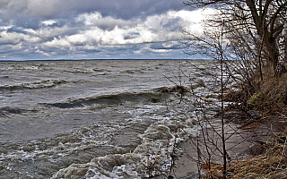 Hydrolodzy ostrzegają: poziom wód w okolicach Zalewu Wiślanego przekroczył stan ostrzegawczy